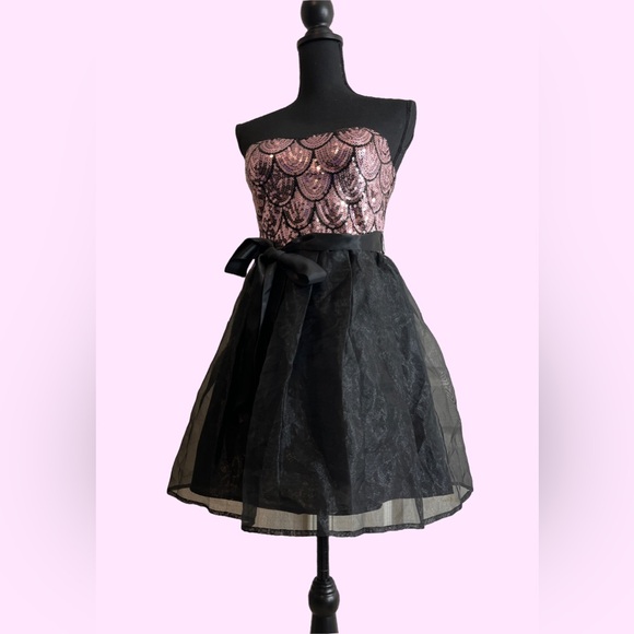 dELiA*s Mermaid Sequin Strapless Mini Dress - Picture 4 of 7